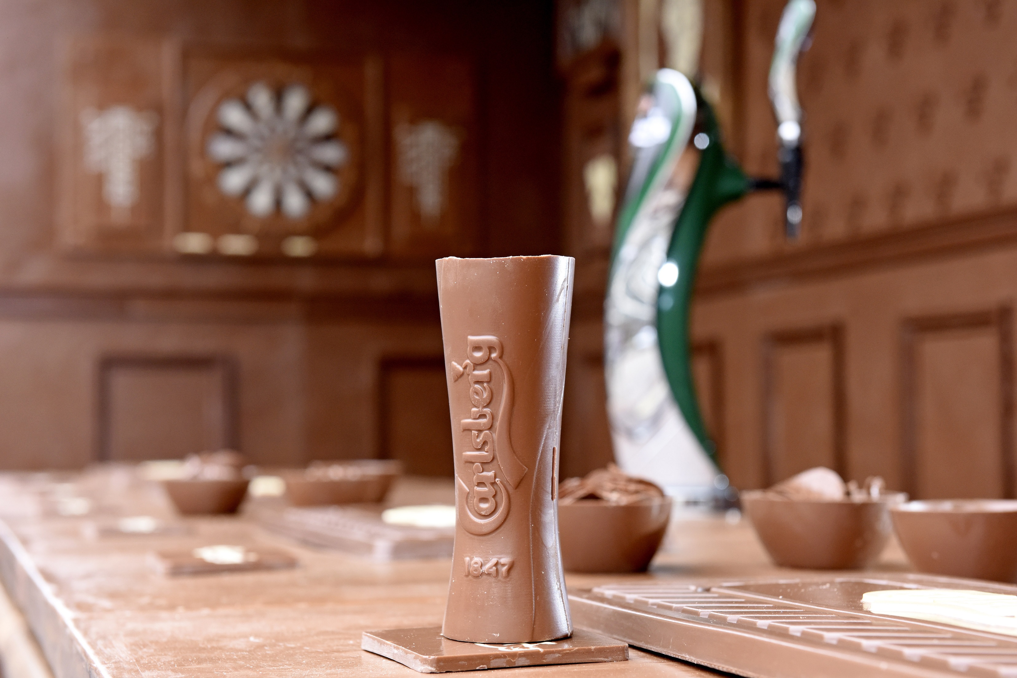PropellerAds - Carlsberg's Chocolate Bar Easter Campaign