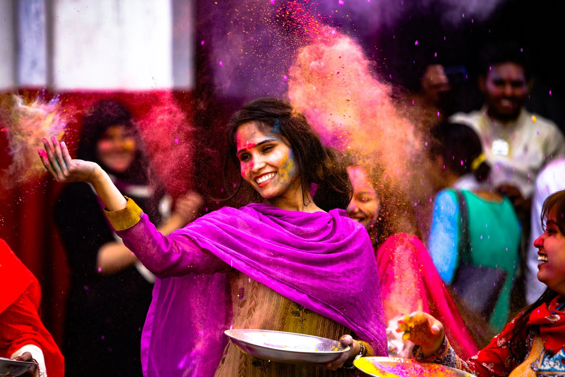 PropellerAds_Holi Festival eCommerce