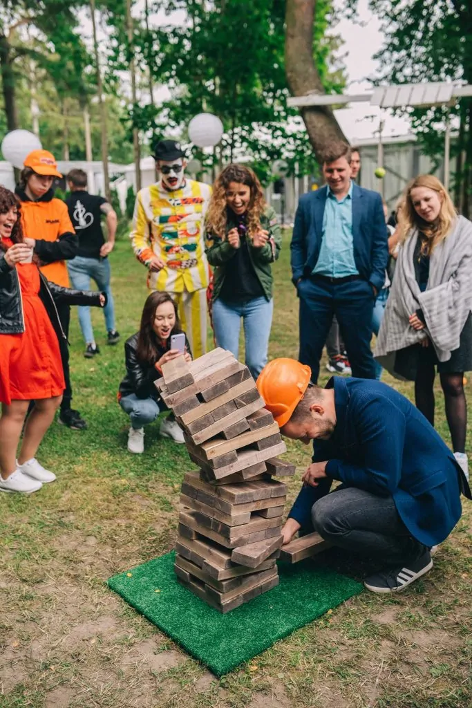 Propeller_party_corporate jenga